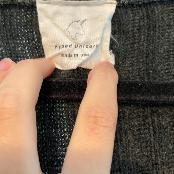 Boutique Adorable Sweater - Picture 5 of 6